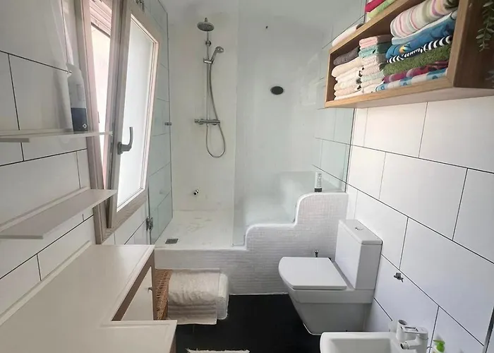 Bonita Con Piscina Villa