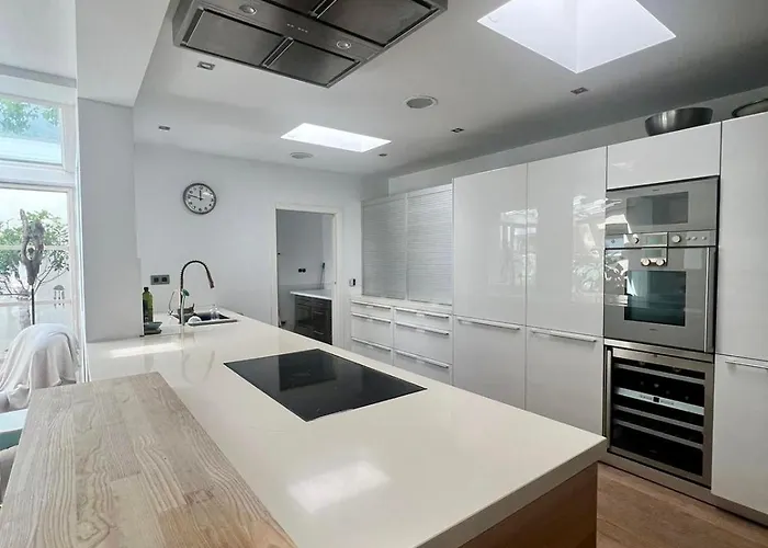 Bonita Con Piscina Villa Estepona