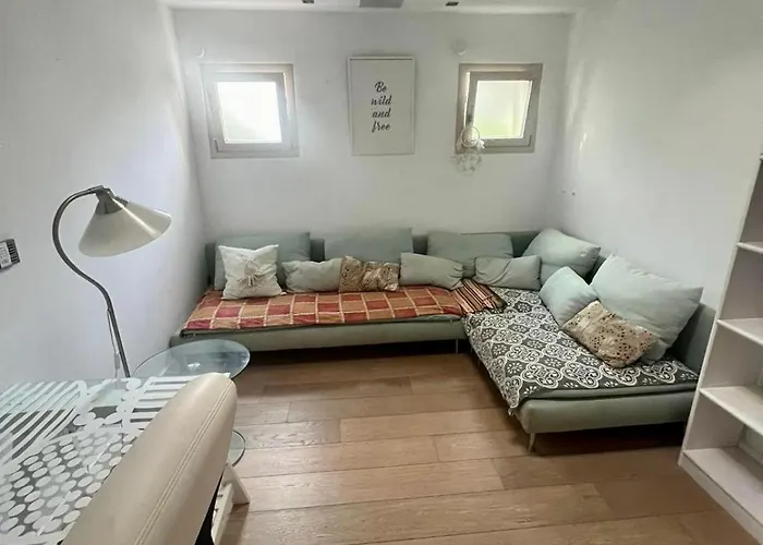 Bonita Con Piscina Villa