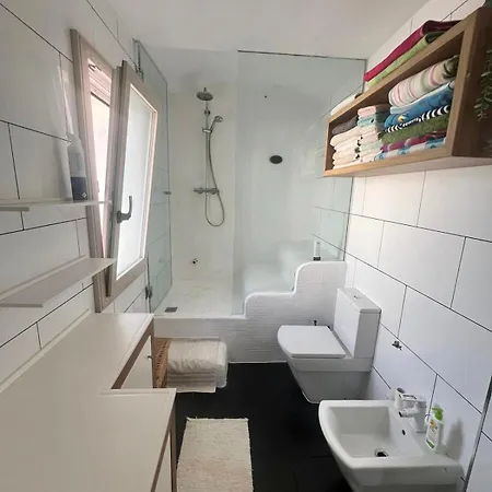 Bonita Con Piscina Villa